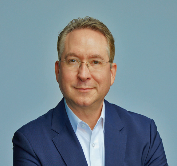 Scott Lingren has been appointed chief executive officer (CEO) of ICONS Beauty Group, succeeding Sue Nichols, the company&rsquo;s founder, who is stepping up into the role of vice chair of ICONS Beauty Group's board of directors.