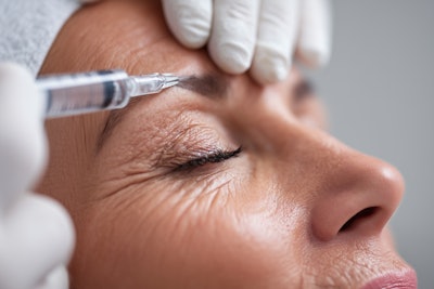 At a recommended use level of 3-5%, ZPC Wrinklend008S can help reduce wrinkle depth and expression lines by relaxing facial tension.