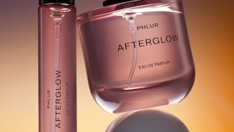 Afterglow includes fragrance notes of citrus splash, apricot skin, lavender milk, sandawood and cashmere woods.