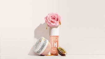 Cheirosa 91 Perfume Mist includes fragrance notes of passionfruit, Rio pink rose and honey.