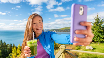Consumers are already DIY-ing multifunctional recipes on TikTok, combining fiber with beauty-adjacent ingredients like collagen and biotin.