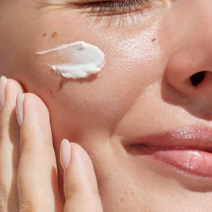 Bentone Ultimate CCC is an efficient, naturally derived rheology modifier delivering robust stability and pigment suspension at low use levels&mdash;targeting applications across sun care, skin care and color cosmetics.