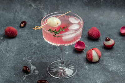 The heavy rose note of geranyl isovalerate is a perfect fit in lychee flavors, adding depth and improved taste effects.