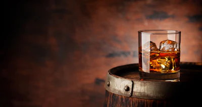 Derived from Quercus alba, Destilla’s low-alcohol oakwood extract delivers the rich complexity associated with barrel aging, combining dried wood notes with smooth vanilla, raisin-like sweetness and subtle savory-soy undertones.