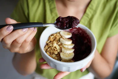 Relatively high levels of 2-phenyl ethanol are central to realistic acai flavors. Four thousand ppm is typical.