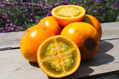 Derived from Solanum quitoense, Destilla's lulo distillate combines bright citrus notes with delicate floral nuances, honeyed sweetness, juicy lychee, passionfruit accents and a distinctive peely freshness.