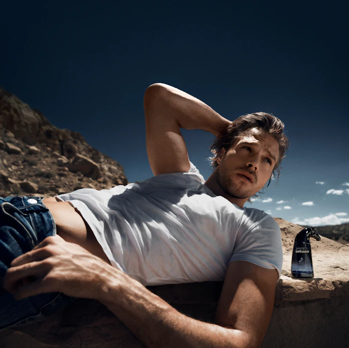 American model and actor Matthew Noszka stars as the face of the campaign.