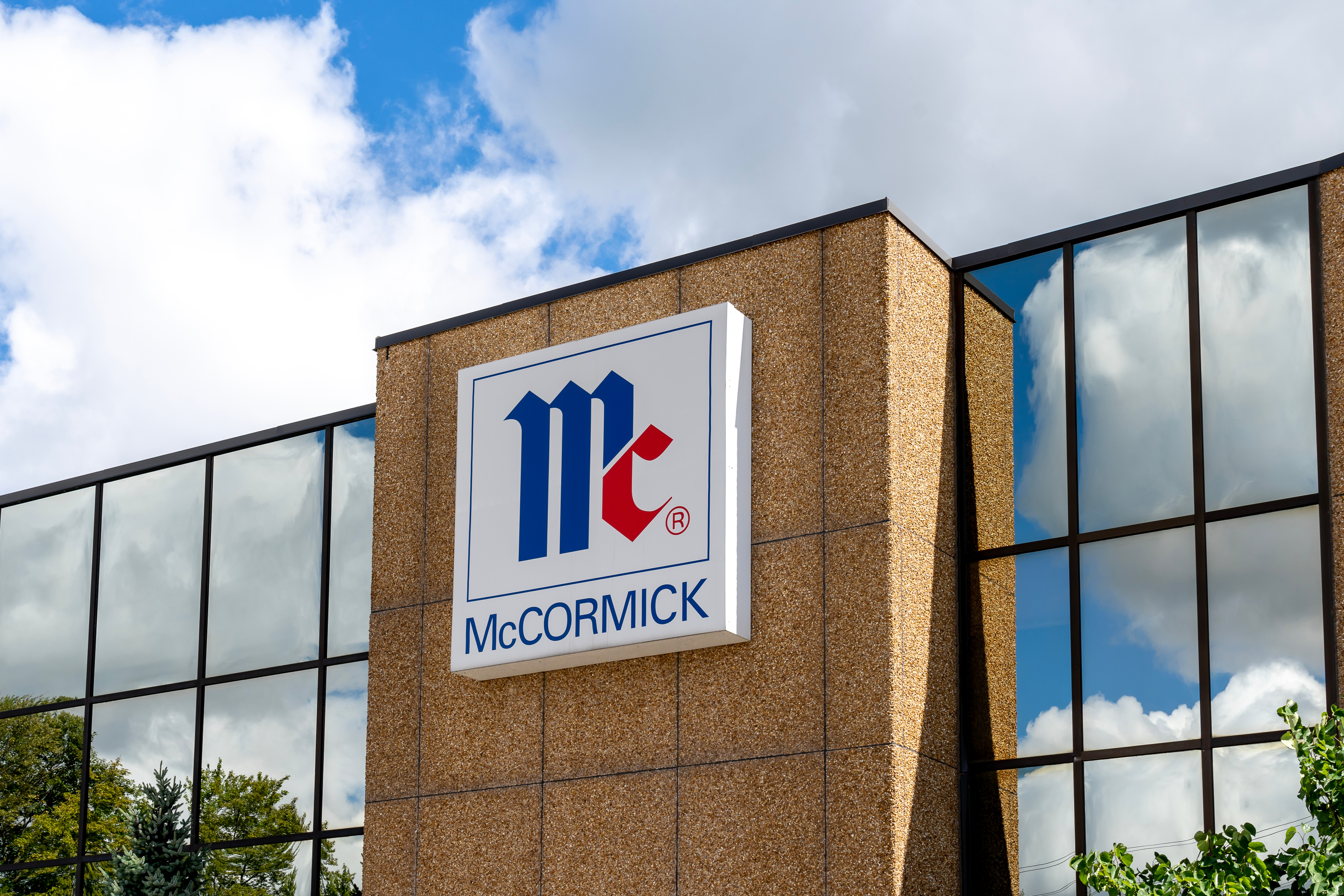 If completed, the transaction would create one of the world’s largest flavorings and food products companies, bringing brands including Knorr, Hellmann’s, French’s and Frank’s RedHot under one combined business.