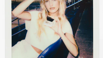 Mr. Cloud is a new eau de parfum created with tennis, fashion and lifestyle personality Morgan Riddle and Givaudan master perfumer Antoine Maisondieu.